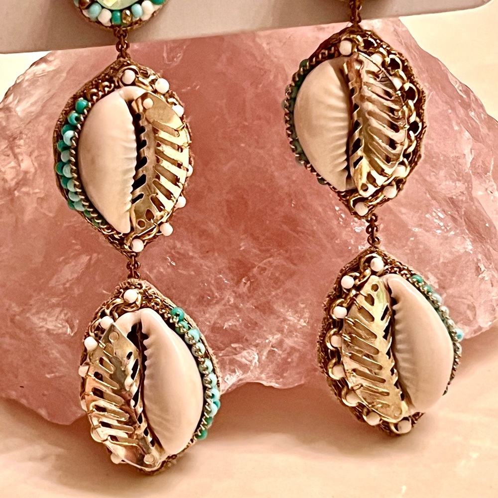 NWT Deepa Gurnani Beaded Crystal Seashell Chandeliers - Picture 14 of 16
